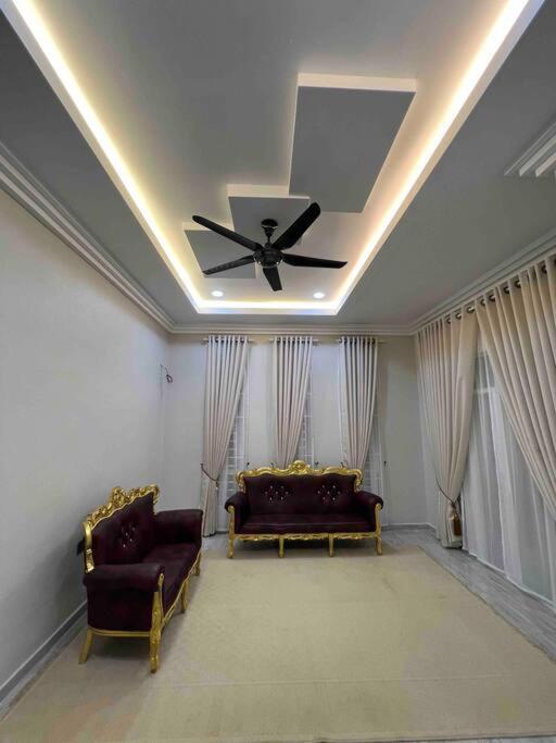 Majestic Homestay - ปาเซร์ปูเตะห์ ภายนอก รูปภาพ
