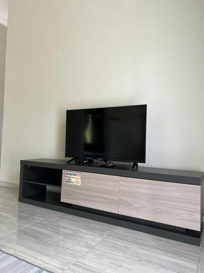 Majestic Homestay - ปาเซร์ปูเตะห์ ภายนอก รูปภาพ