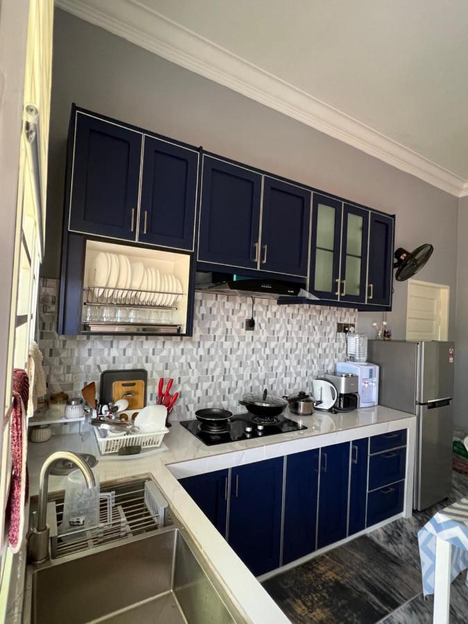 Majestic Homestay - ปาเซร์ปูเตะห์ ภายนอก รูปภาพ